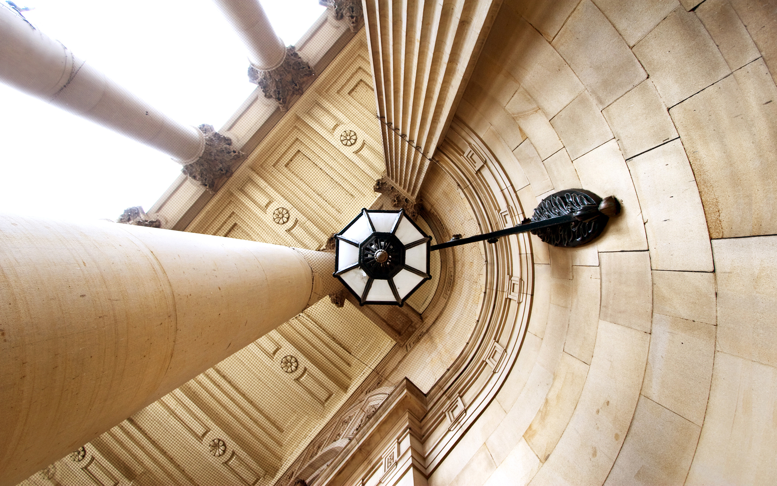 Image of the entrance to the Capital Building looking up at architectural detail